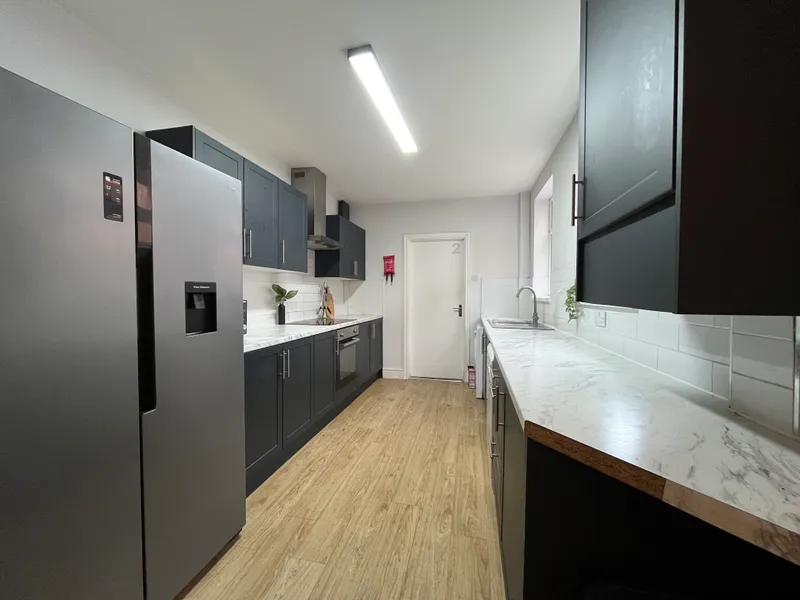 Modern 6 Bed + 2.5 Bath Student House // Jul 2026 - Image 20